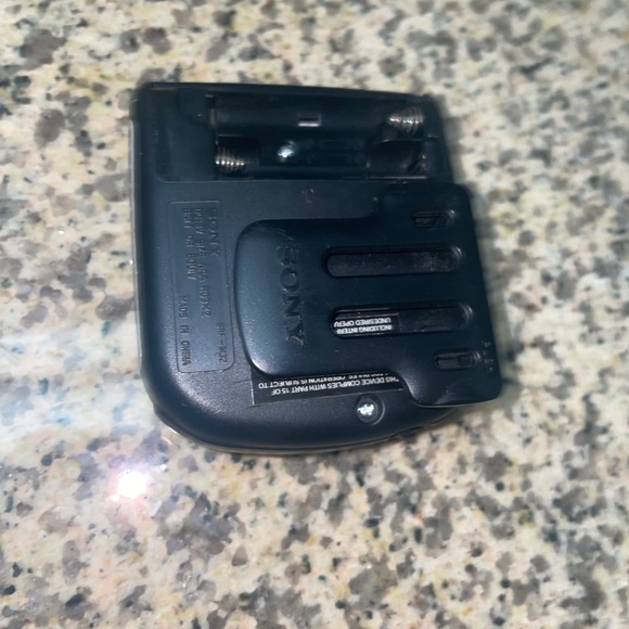 Local lab crop top selling as size car - Picture 6 of 7